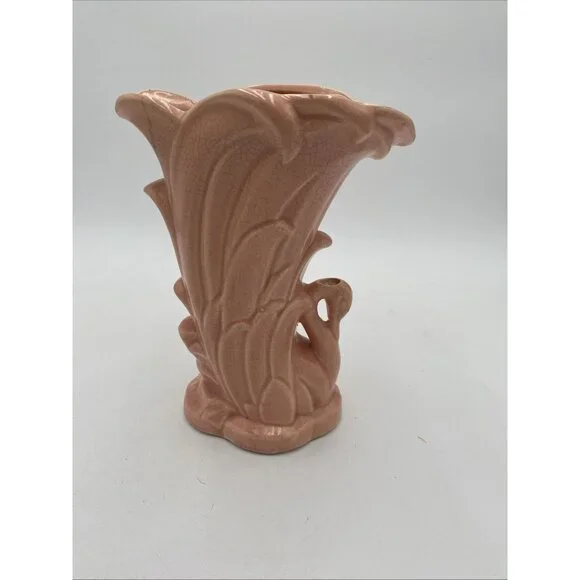 Vintage McCoy Pottery Peach Pink 9 1/4" Tall Swan in Reeds Vase Planter - Picture 1 of 10